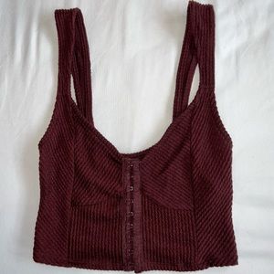urban outfitters clasp crop top